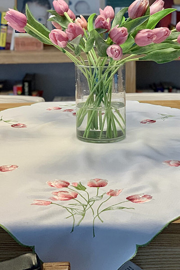 Vezeni stolnjak i ovalni vezeni TULIPANI