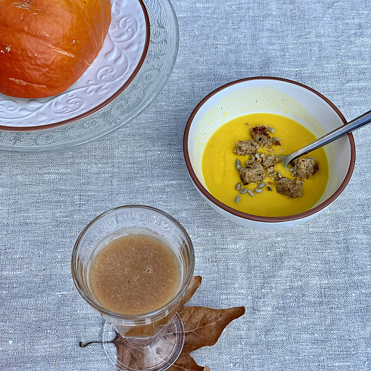 Laneni stolnjak LINE