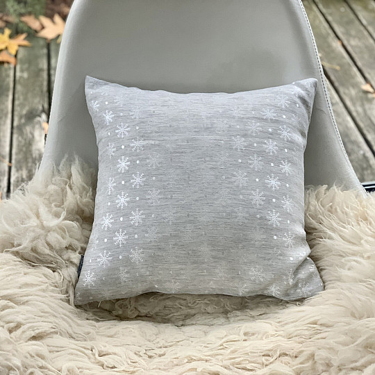 Božićni ukrasni pokrov PAHULJICE SIVO-SREBRN