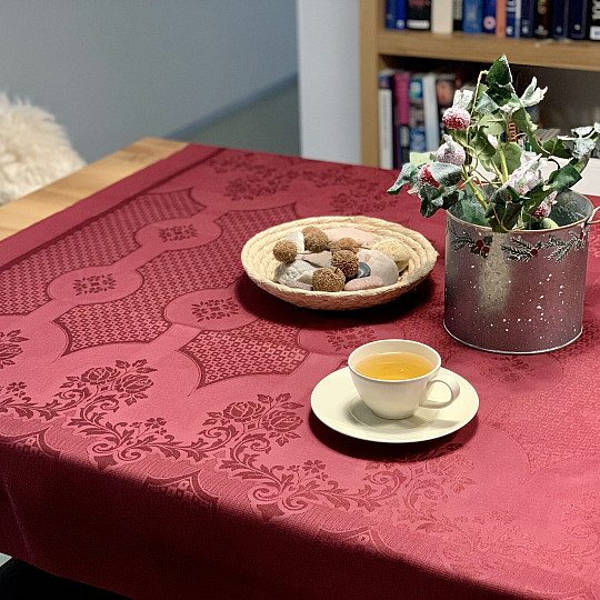 Stolnjak DAMASK bordo 120x140