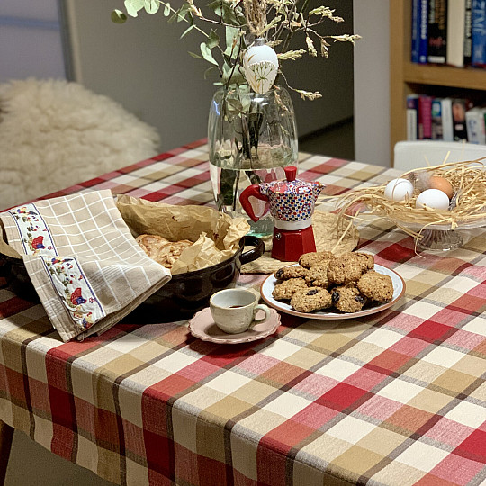 Stolnjak i šal ATILA CRVENI