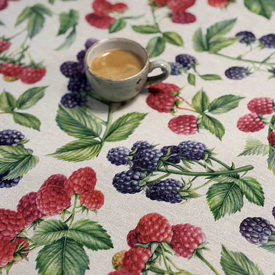 Stolnjak MALINE I KUPINE