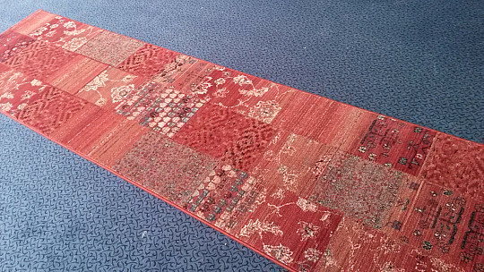 Luksuzna vunena trkačica ROYAL PATCHWORK crvena