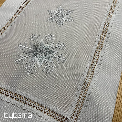 Božićni vezeni stolnjak SILVER FLAKES