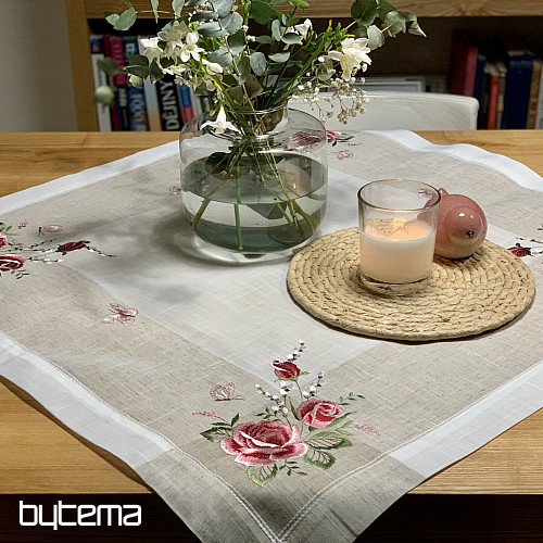 Vezeni stolnjak i šal Ruže i mačići