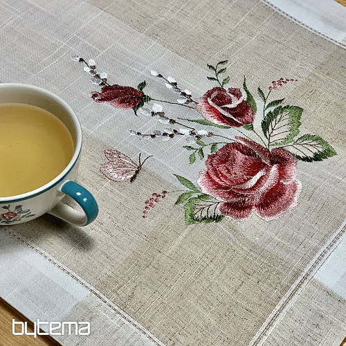 Vezeni stolnjak i šal Ruže i mačići