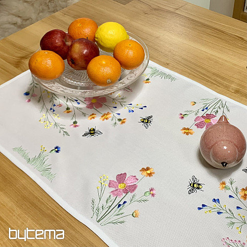 Vezeni stolnjak i šal Livada i pčele