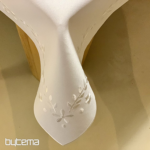 Stolnjak i šal BIJELO CVIJEĆE izvezeni